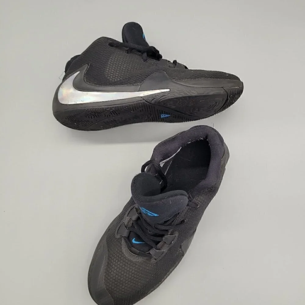Nike Zoom Greek Freak 1 Black Iridescent Basketball Shoes Size 6.5 Youth